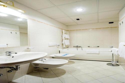 Vannituba, Apartment by Lake Maggiore with Boat Dock in Baveno