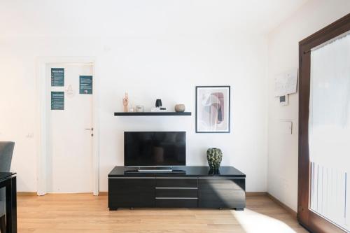 Cozy & comfy apt in Navigli area - image 14
