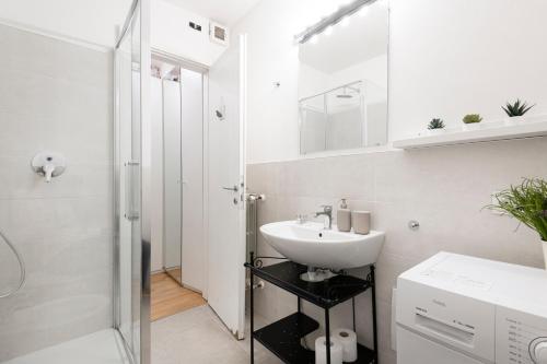 Cozy & comfy apt in Navigli area - image 8