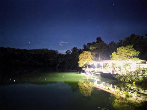 Lake View Resort