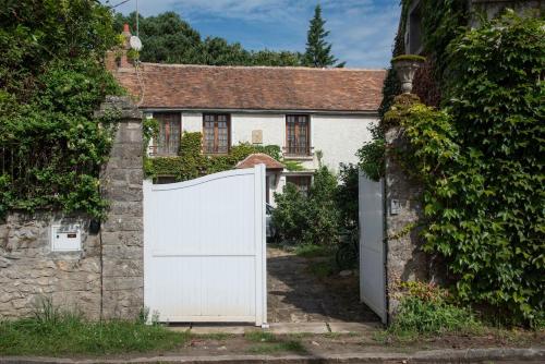 Une maison de caractère au calme (Une maison de caractere au calme) in อูรี