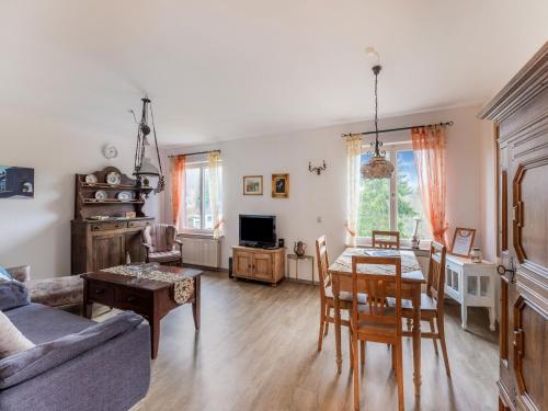 Iekārtas, Apartment in Reifferscheid with garden in Hellenthal-Hahnenberg