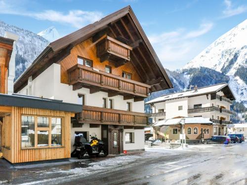 Comfortable apartment in Längenfeld with ski storage in Längenfeld, Österreich