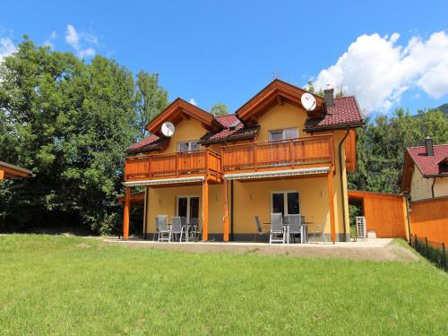 Luxurious Chalet in Kötschach-Mauthen near Ski Area in Kötschach