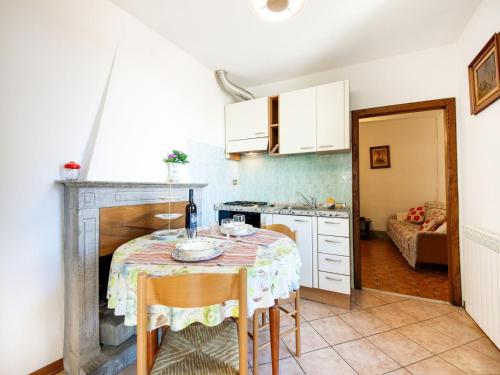  Farmhouse in Casoli near Ski Slopes in Cocciglia