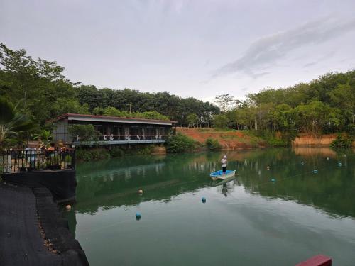 Lake View Resort