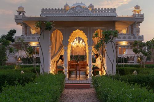 Viesnīcas āriene, SaffronStays Raj Reverie in Dahmi