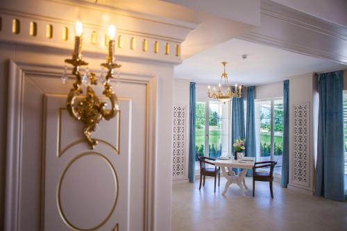 مطعم, Hotel Sulina International in مامايا