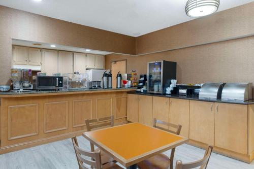 Best Western Circus City Inn - image 14