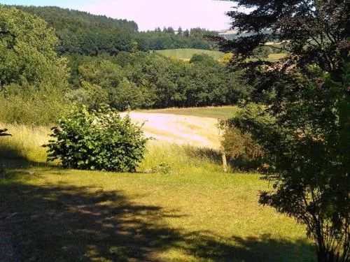 Charming holiday home with natural garden in Kaltennordheim-Thuringia in Unterweid, Deutschland