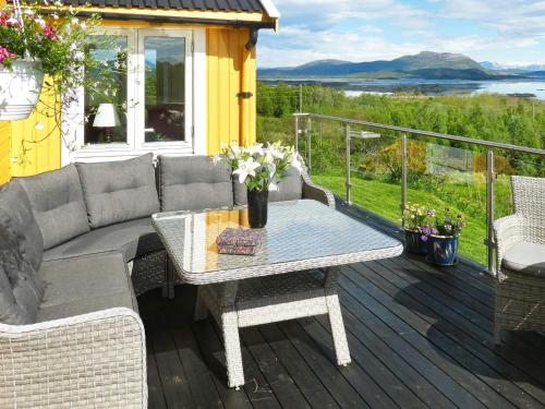 . Seaside Charm in Hamaroy-By Traum