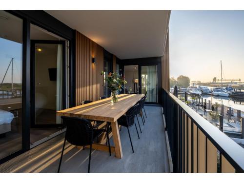 Balcony/terrace, Luxury apartment in Résidence Marina Kamperland - pet friendly in Kamperland
