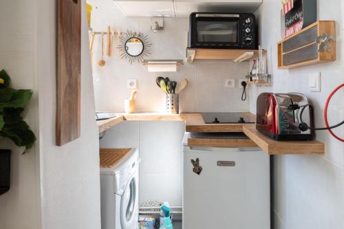 Cosy Apartment In Paris - image 30