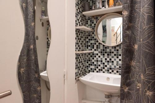 Cosy Apartment In Paris - image 32