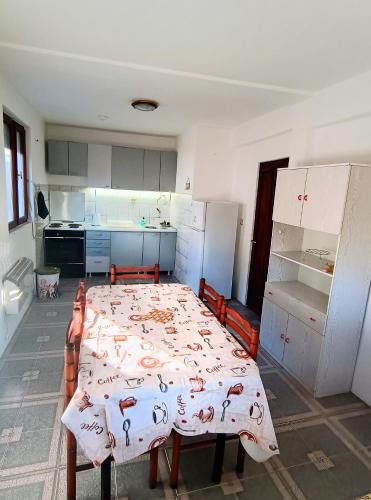 Villa Stone Tree - Ljubanista in Ljubanishta