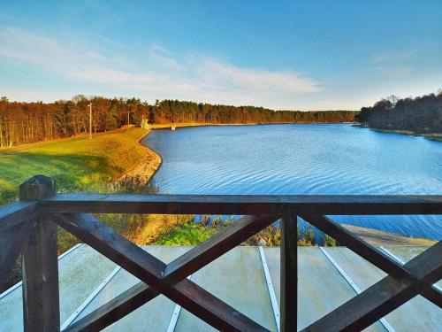 Apkārtne, Holiday home, private garden and lake access in Rosnovo