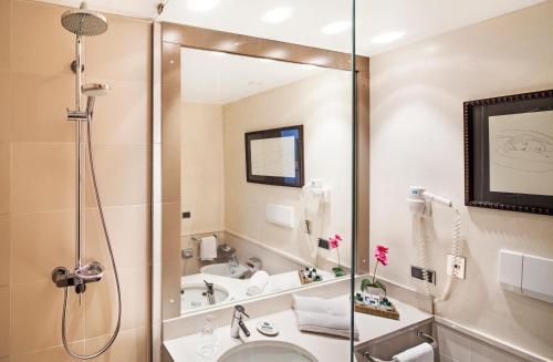 Cosmo Residence - image 2