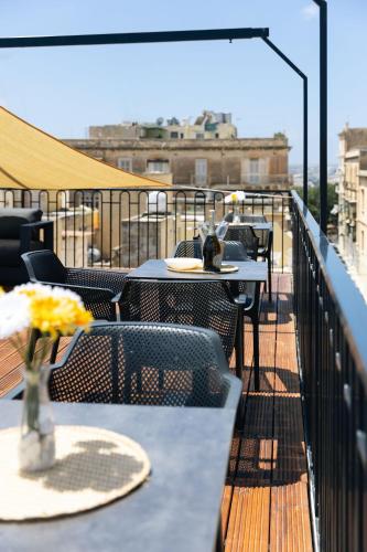 Florette Suite 2BR w Stunning Lounge Terrace by Arco Collection 3