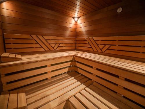 Spa, Apartment in Weelde with swimming pool in 亨克市中心