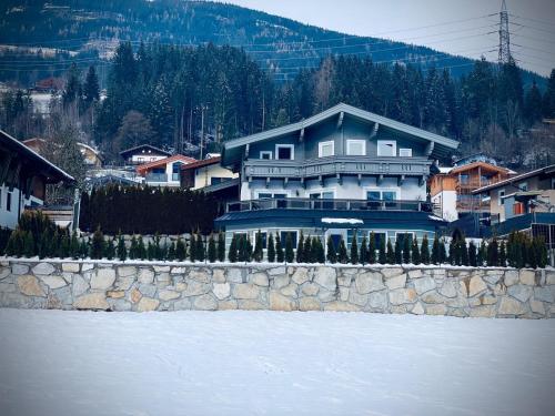Apartment in Neukirchen near Ski Lift in Wald im Pinzgau, Österreich