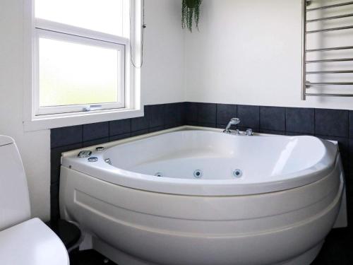 Spa, person holiday home in Hadsund-By Traum in Oster Hurup