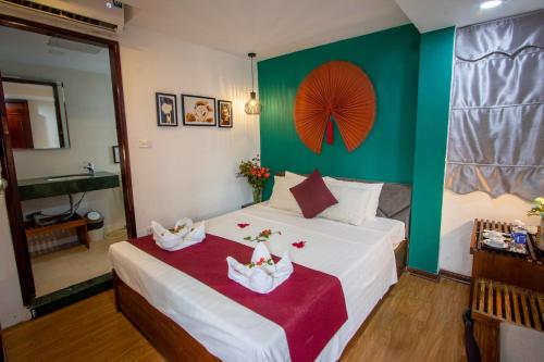 room detail thumbnail 1