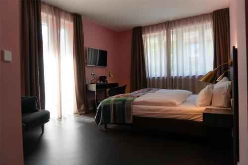 room detail thumbnail 1