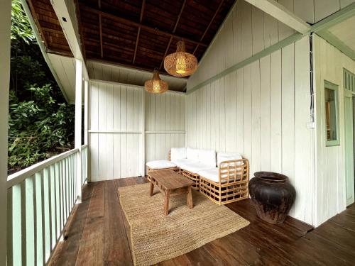 The Angkayo in Popolii