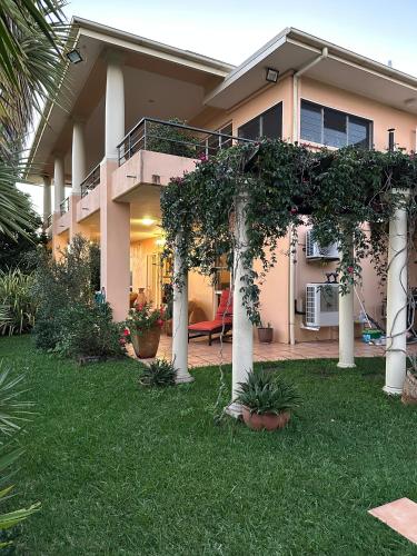 River Rock Retreat in Maroochy River