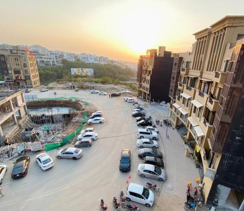 Italian Nest 1BHK with Free Netflix & Scenic Balcony in บาห์เรีย อินเทลเลคชวล วิลเลจ