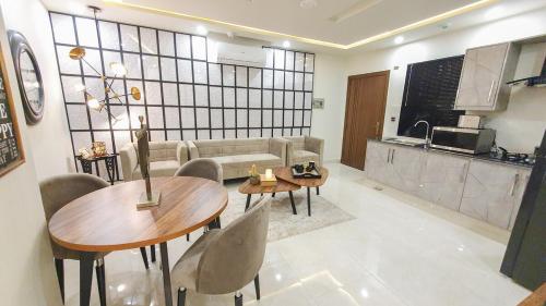 Italian Nest 1BHK with Free Netflix & Scenic Balcony in บาห์เรีย อินเทลเลคชวล วิลเลจ