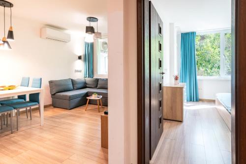 Modern and Cozy 1BDR Apartment in the City Center, Sofia (Foto 8)