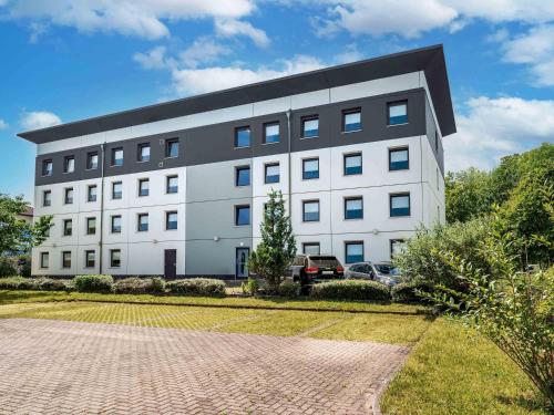 B&B HOTEL Freiburg-West - Hotel - Freiburg im Breisgau