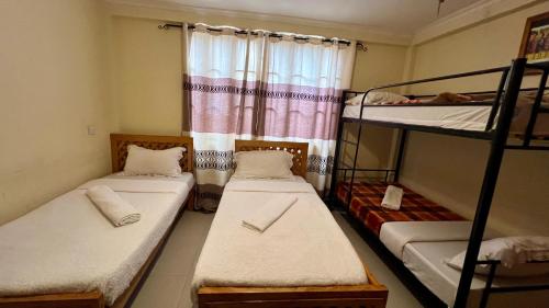 4 bunk beds