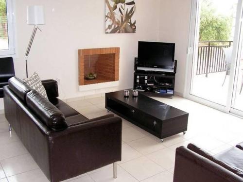 Villa in Loutra with Sea Views & Near Sandy Beach, Loutra (Foto 3)