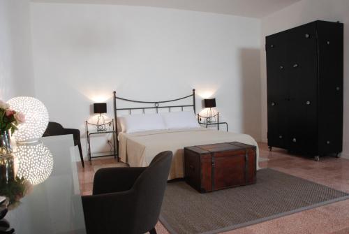 Santo Mercurio Country House