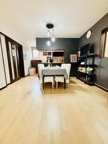 Nagomiの宿駅徒歩3分1棟貸切4部屋梅田1駅京都神戸直通