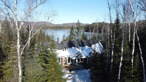 Spa and Lakeside - La Luz del Dia, Saint-Didace