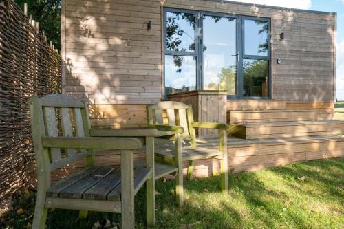 Beautiful cabins in Herefordshire countryside in Bishopstone