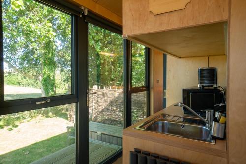 Beautiful cabins in Herefordshire countryside in Bishopstone