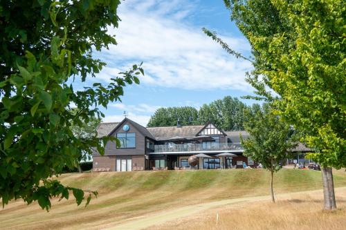 Beautiful cabins in Herefordshire countryside in Bishopstone