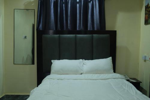 Tway apartment in Ілорін