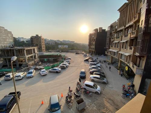 The Royal Residence 2BHK with Free Netflix - image 4