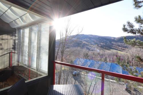 Mountain Comfort & Charm - La Perle Alpine - Stoneham