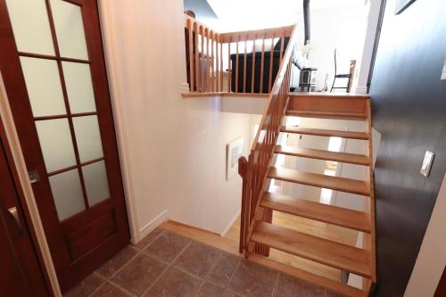 Mountain Comfort & Charm - La Perle Alpine in Stoneham (QC)
