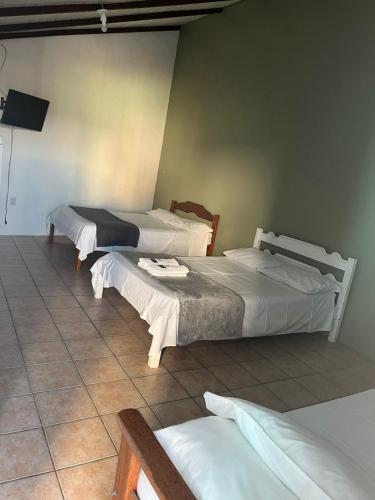 2 double beds, 2 twin beds