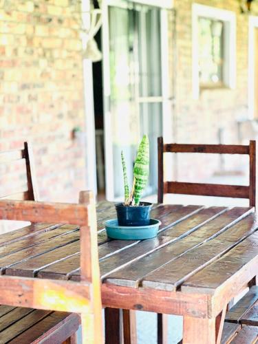 Instalaciones, J-Bay Breakaway in Jeffreys Bay