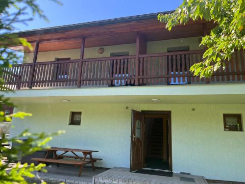 Penzion a restaurace Balaton in Šluknov