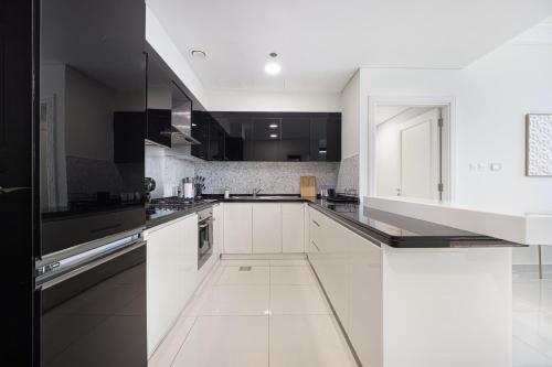 Restay Homes at Damac Maison Mall - Full Burj View from all rooms - 1 min to Dubai Mall - image 9