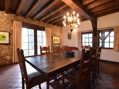 Seadmed, Large hunting lodge with enormous beautiful garden in Vielsalm